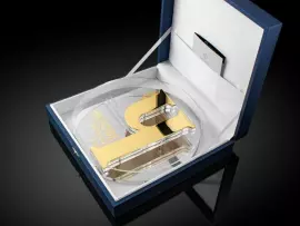 Корпоративный сувенир "Человек с большой буквы"